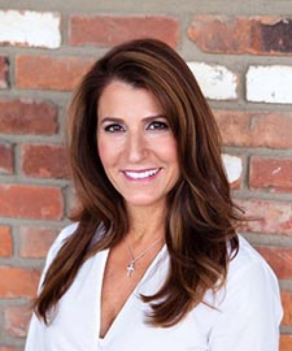 Noelle Kotsakis headshot